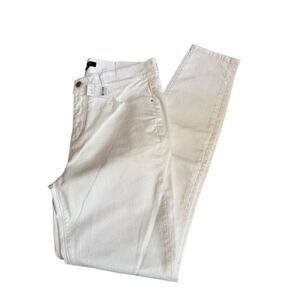 NWT Ann Taylor white skinny jeans- size 6